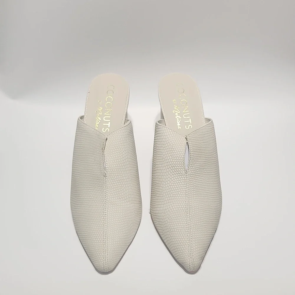 Coconuts by Matisse Women's Cream Textured Mules - Picture 1 of 8